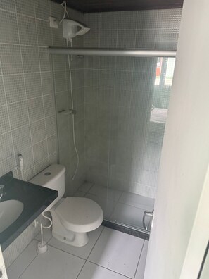 Shower, hair dryer, towels, toilet paper - A casa ideal para curtir Porto de Galinhas com quem você ama (Ipojuca)
