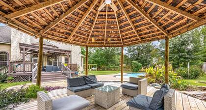 Spacious Spring Retreat- Family Friendly + Patio + Fast WiFi