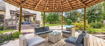 Spacious Spring Retreat- Family Friendly + Patio + Fast WiFi