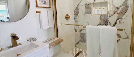 Dusche, Haartrockner, Handtücher, Seife