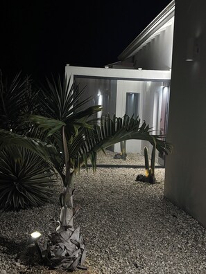 Property grounds - Villa SANDI luxury and comfort - a contemporary oasis. Ideal for vacations (Saint-François)