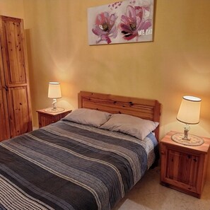 Free WiFi - Sea view two bedroom apartment (Marsalforn)