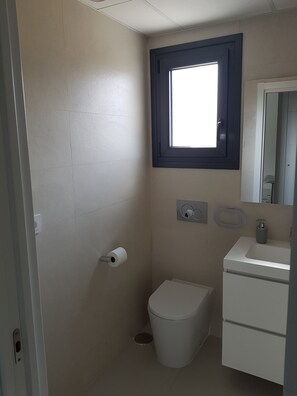 Shower, hair dryer, towels - ROMERO APARTMENTS-ARENAL BEACH-CALPE (CALPE)