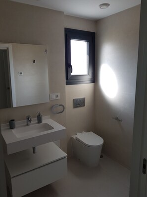 Shower, hair dryer, towels - ROMERO APARTMENTS-ARENAL BEACH-CALPE (CALPE)
