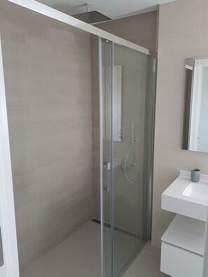 Shower, hair dryer, towels - ROMERO APARTMENTS-ARENAL BEACH-CALPE (CALPE)