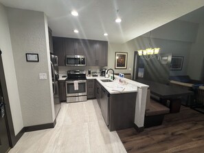 Private kitchen - Park City, Ski-in, Ski-out, 2-bed 2 bath, Sleeps 8 (Park City)