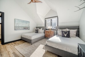 3 室のベッドルーム、アイロン / アイロン台、WiFi、ベッドシーツ