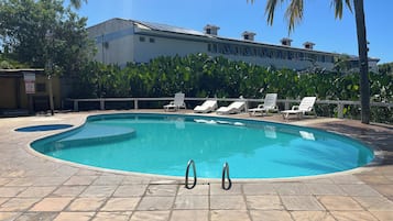 Udendørs pool