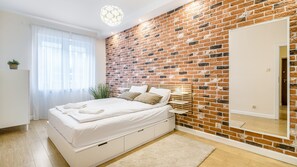 Cortinas blackout, tabla de planchar con plancha y wifi gratis 