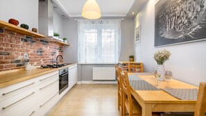 Comfort Apartment, City View | Private kitchen