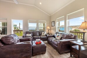 TV - Steps to the Beach, Pet Friendly, Gulf Views! (Bolivar Peninsula)