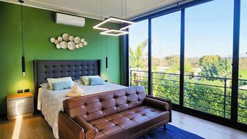 5 Schlafzimmer, Schreibtisch, Bügeleisen/Bügelbrett, WLAN