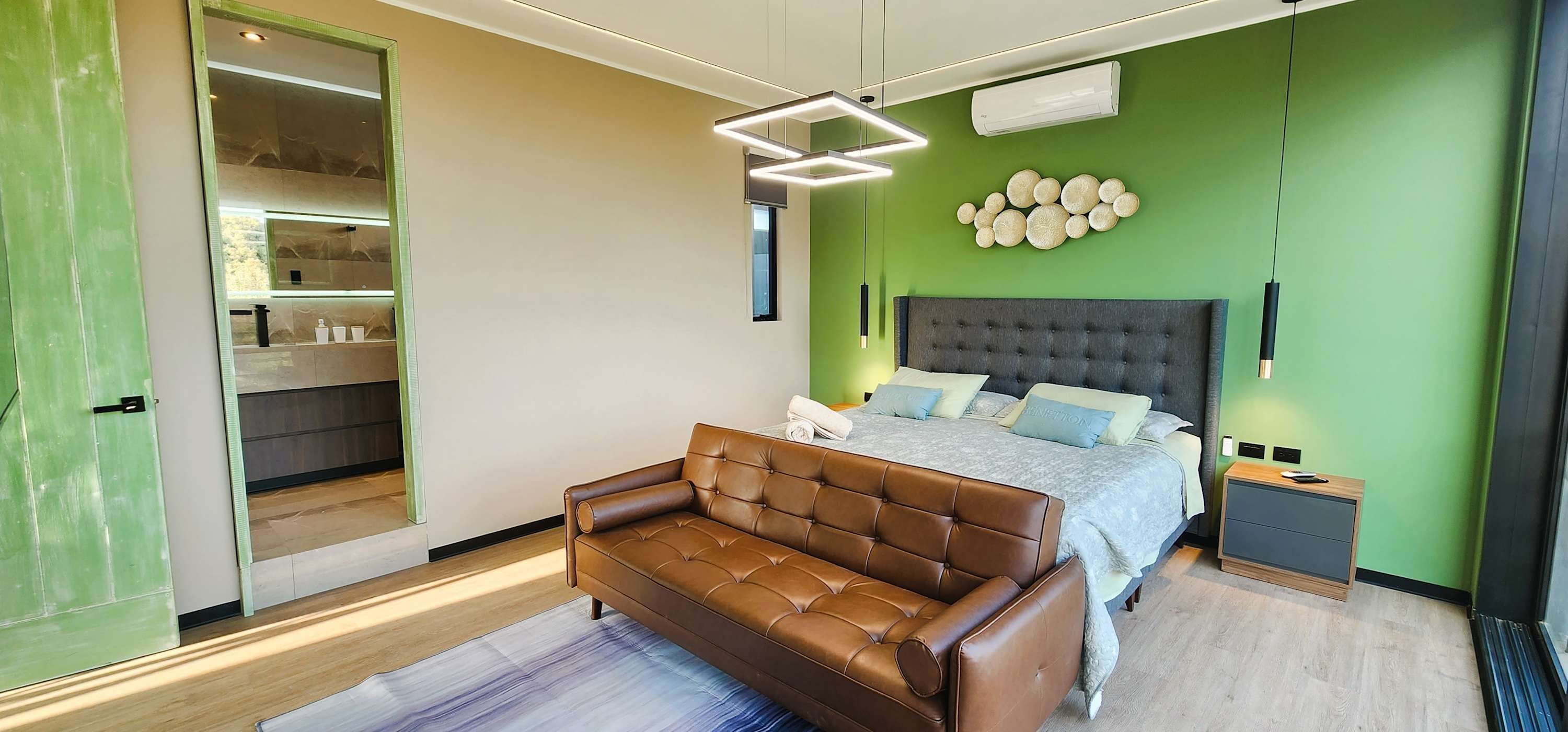 Bureau, fer et planche à repasser, Wi-Fi, draps fournis