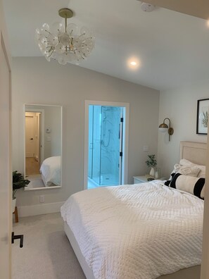 4 bedrooms, iron/ironing board, WiFi, bed sheets - North Vancouver Home | Close to Downtown (North Vancouver)