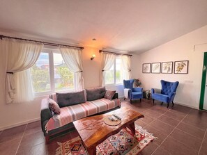 Living area - Detached Single - Storey Stone House in Datça Karaincir - Karaincir Houses 2 (Muğla)