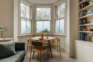 TV - Hampstead Heath Stylish Heathside Retreat (London)