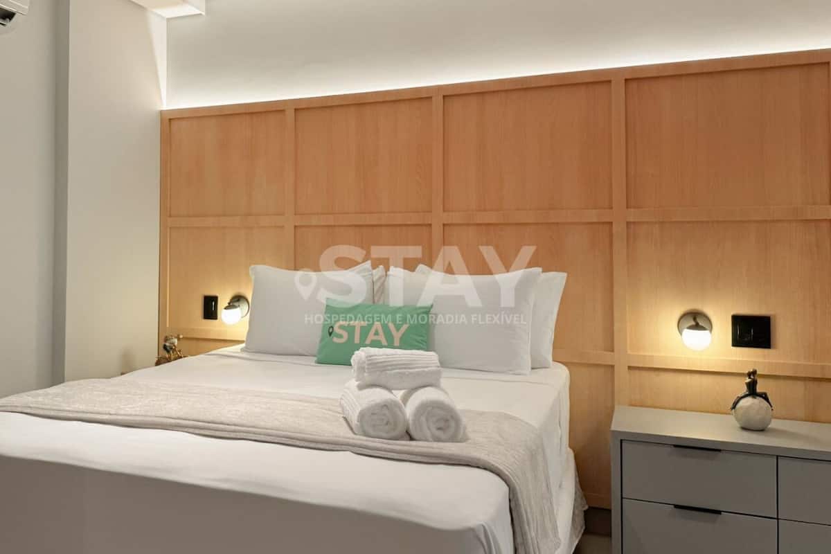 Exclusive Studio, Lake View | Individually decorated, individually furnished, desk, laptop workspace