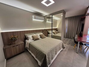 Studio Confort, vue ville | Décoration personnalisée, ameublement personnalisé, bureau