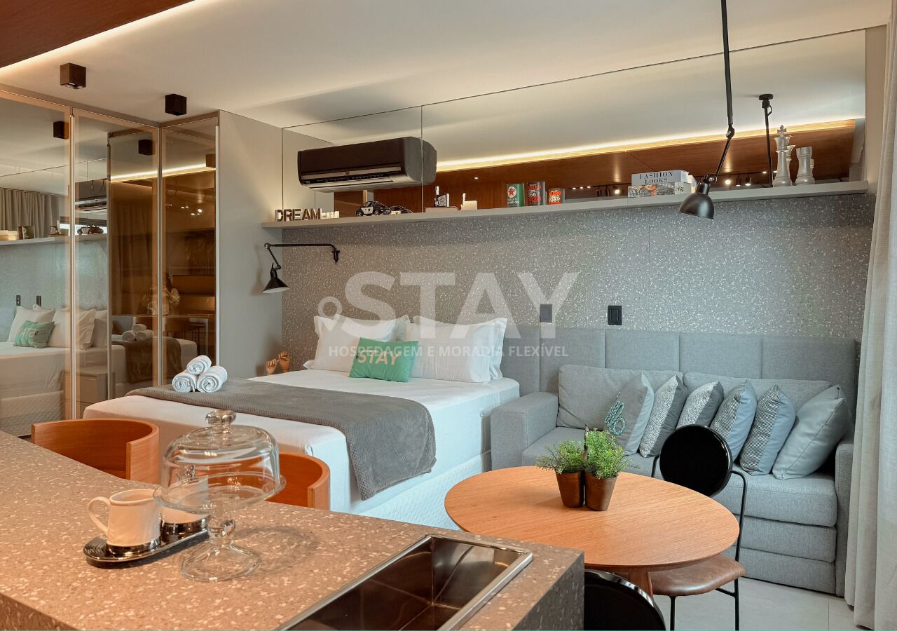 Estúdio design, vista para a cidade | Individualmente decorados, individualmente mobiliados, escrivaninha