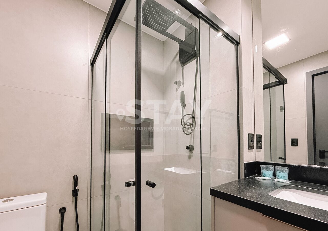 Studio – business, byutsikt | Bad | Dusj, toalettartikler (inkludert), håndklær og såpe