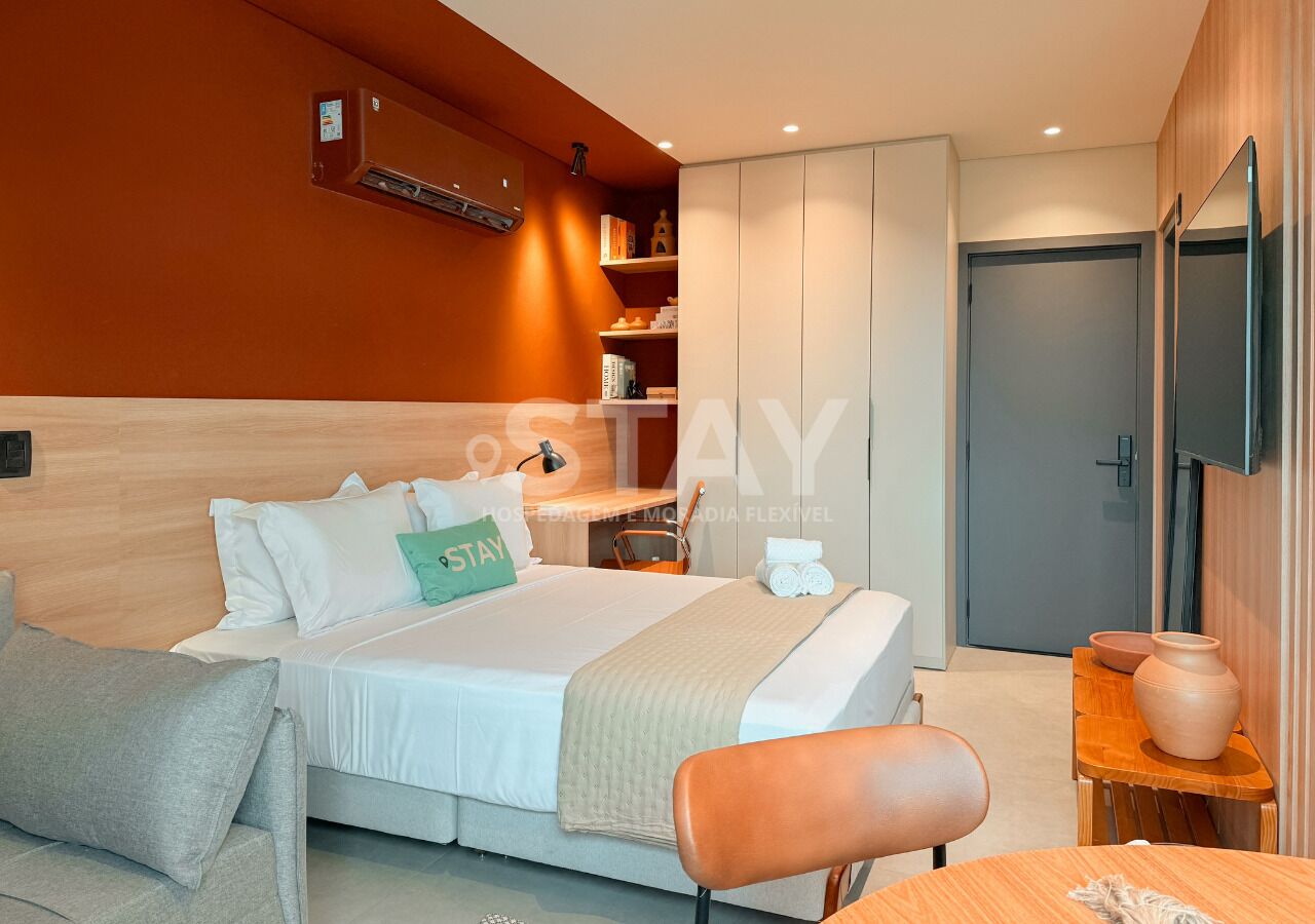 Studio – design, utsikt mot innsjø | Individuelt dekorert, individuelt innredet og skrivebord