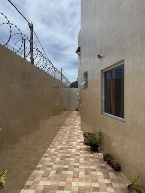 Property grounds - Beach house: Swimming pool, gourmet area and pergola. (Camaçari)