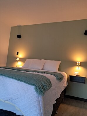 1 bedroom, iron/ironing board, free WiFi