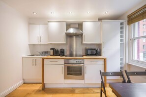 Private kitchen - A Midtown Minute - Holborn - by Frankie Says (London)
