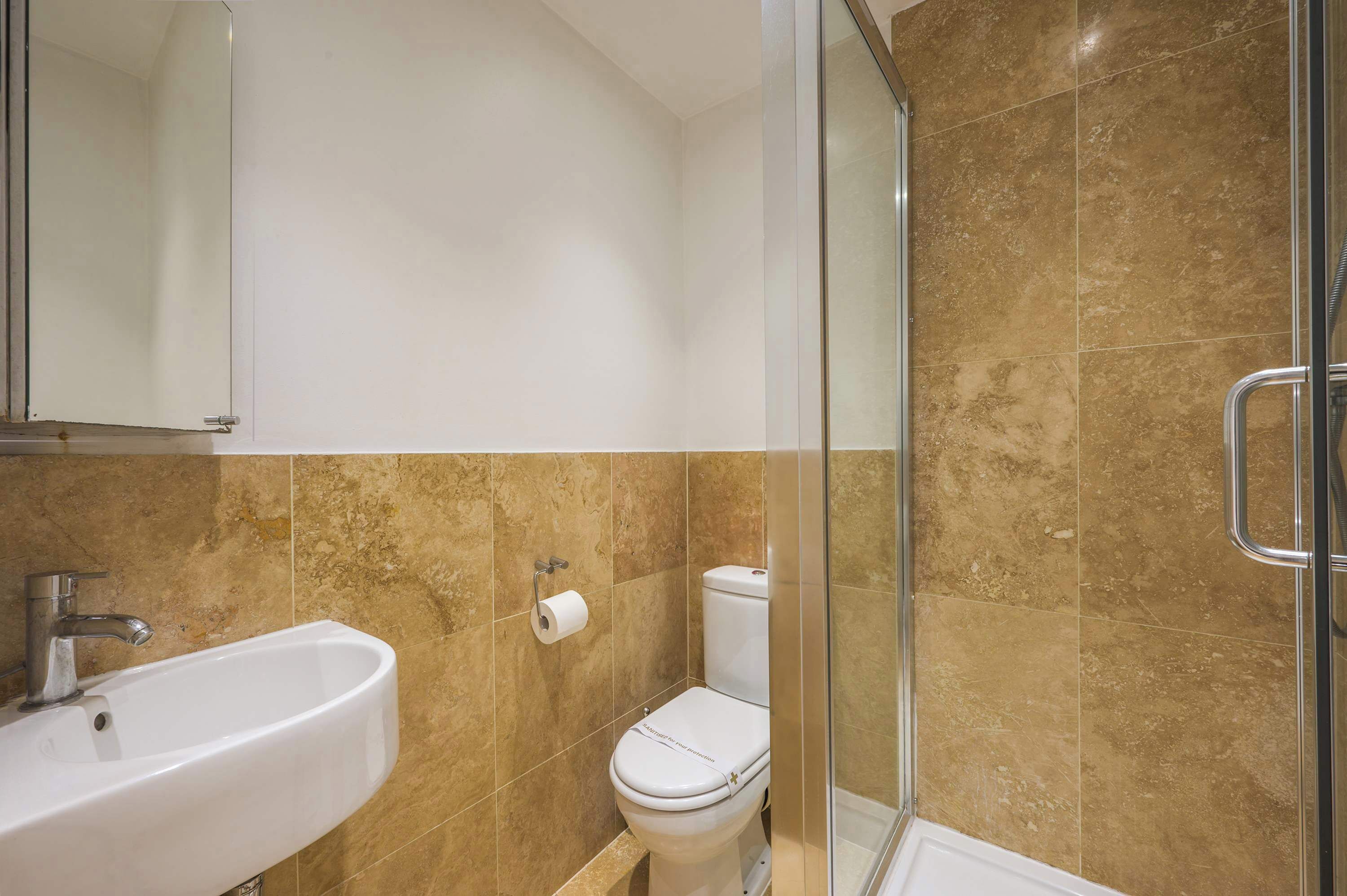 Apartment, 1 Double Bed with Sofa bed, Kitchen, City View (Theobalds Rd 43, B) | Bathroom