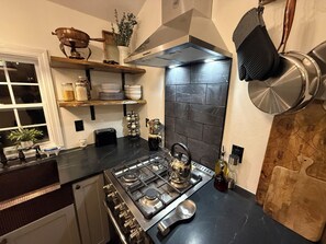 Fridge, microwave, oven, stovetop - Storybook Cottage 1 at Rivendell Waterfront (Bartlett)