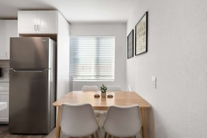 Dining - 2 King Beds Covered Parking Walkable (Phoenix)