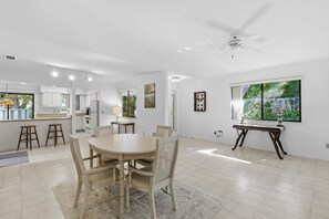 House, 1 Queen Bed (Gull Cove) | Dining - Gull Cove (New Smyrna Beach)