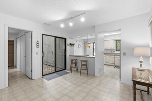 House, 1 Queen Bed (Gull Cove) | Interior - Gull Cove (New Smyrna Beach)