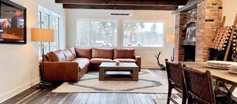 Spacious 4-bedroom house on the Methow River- Twisp