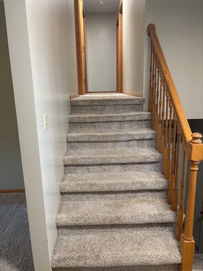 Interior - You’ve found your long term stay in a quiet neighborhood, in charming Lincoln (Lincoln)