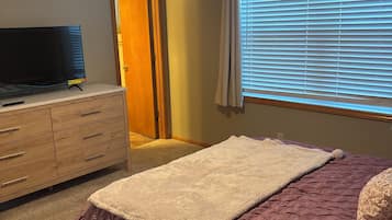 3 bedrooms, free WiFi, bed sheets