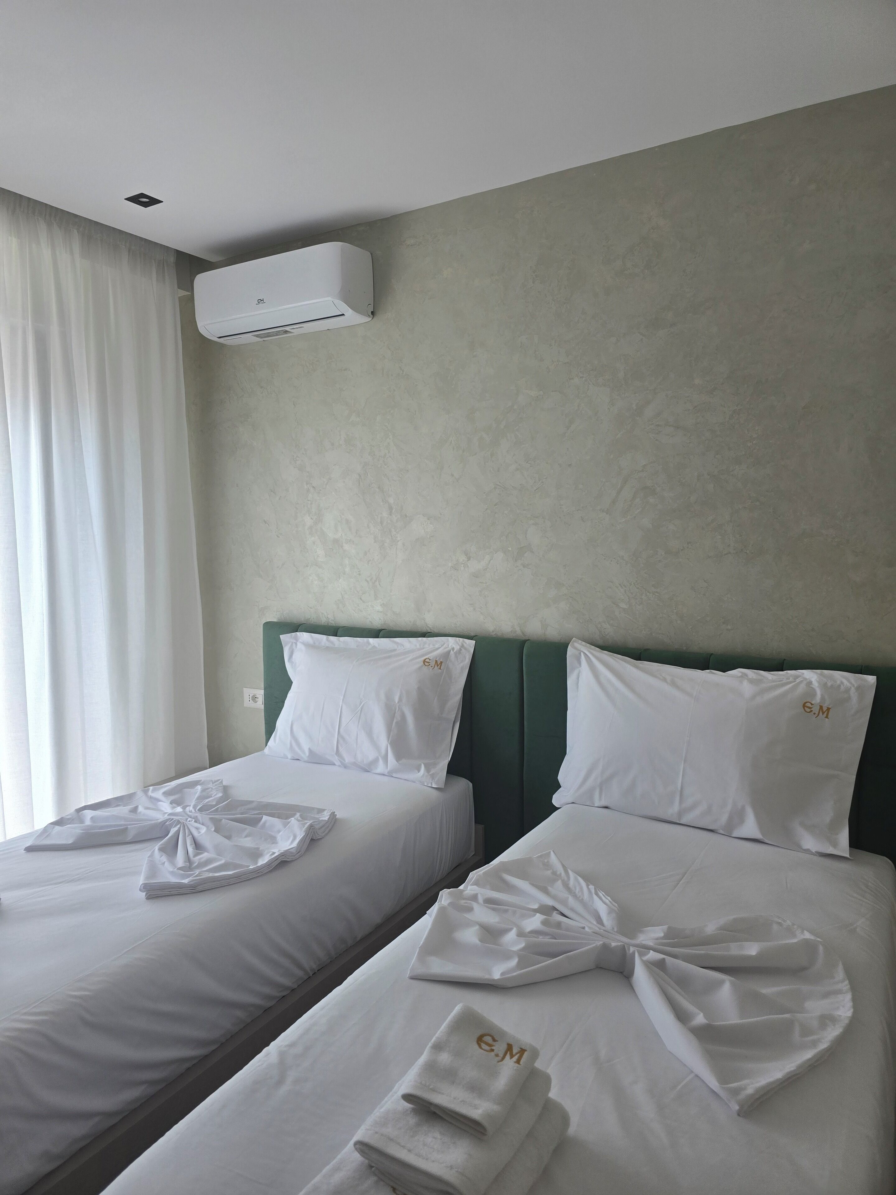 Comfort Studio, Balcony, City View | Iron/ironing board, free WiFi