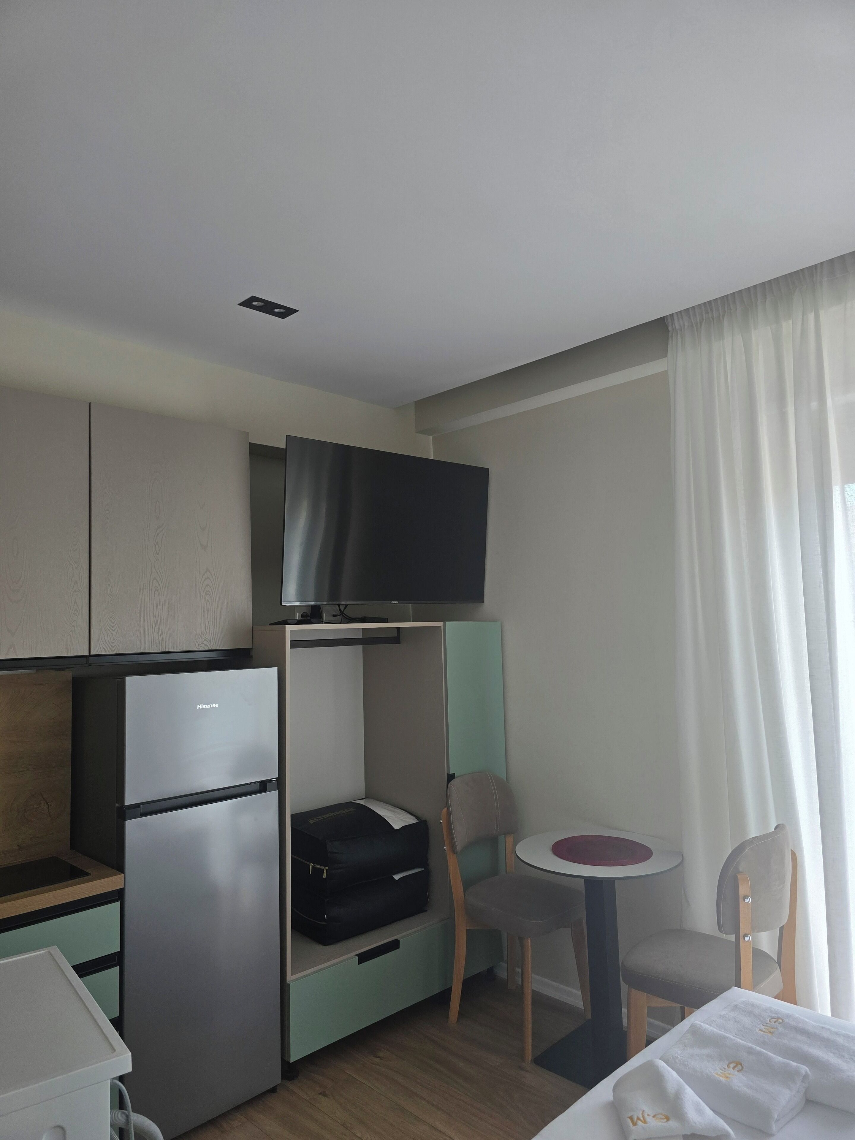 Comfort Studio, Balcony, City View | Interior