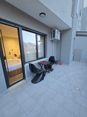 Deluxe Studio, Balcony, City View | Terrace/patio - Saint Joan Studio (Tirana)