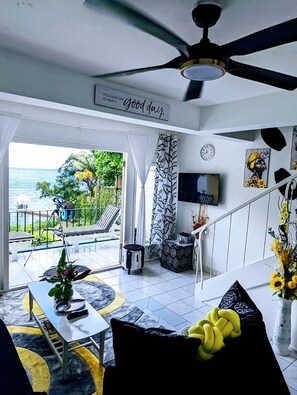 TV - The Ultimate escape on beautiful Mahogany Beach, Ocho Rios (Ocho Rios)