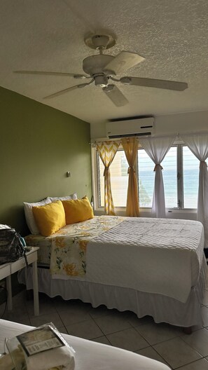 1 bedroom, iron/ironing board, WiFi, bed sheets - The Ultimate escape on beautiful Mahogany Beach, Ocho Rios (Ocho Rios)