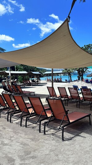 Property grounds - The Ultimate escape on beautiful Mahogany Beach, Ocho Rios (Ocho Rios)