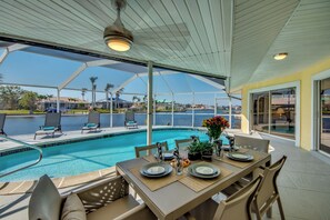Outdoor dining - Intervillas Florida - Villa Pura Vida (Cape Coral)