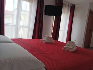 Ferros/tábuas de passar roupa, Wi-Fi, roupa de cama