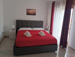 Strykjärn/strykbräda, wi-fi och sängkläder