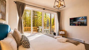 3 bedrooms, in-room safe, desk, travel cot