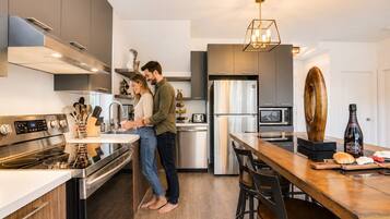 Fridge, microwave, oven, stovetop