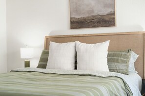 2 bedrooms, desk, iron/ironing board, free WiFi