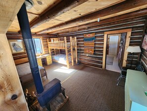 2 bedrooms, Internet, bed sheets