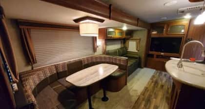 Very Nice RV set up and ready on multiple acres near peaceful Bethalto Illinois